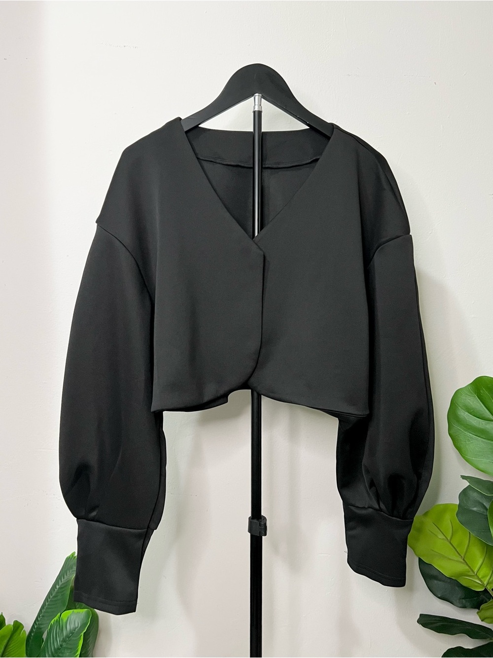 Black V-Neck Cropped Balloon-Sleeve Bolero Jacket - Women